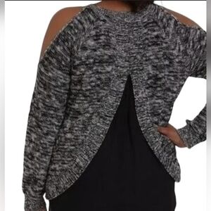 SIZE 1 (14-16)      TORRID OPEN SHOULDER LIGHTWEIGHT LONG SLEEVED SWEATER
